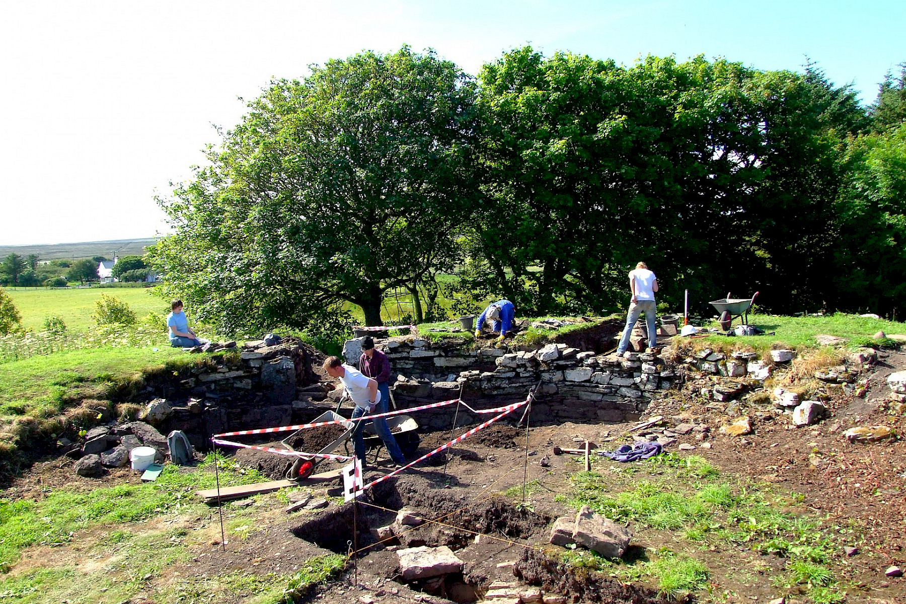 Archeological dig at Thrumster Mains Broch - Catherine MacLeod