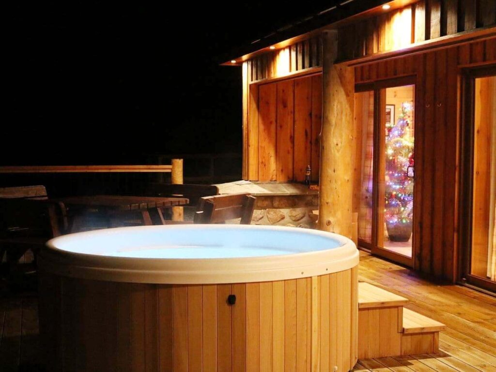 Scottish Luxury Cottage with Hot Tubs in Winter at Christmas