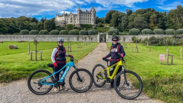 Guided cycling tour in the North Highlands NC50nfront of Dunrobin Castle
